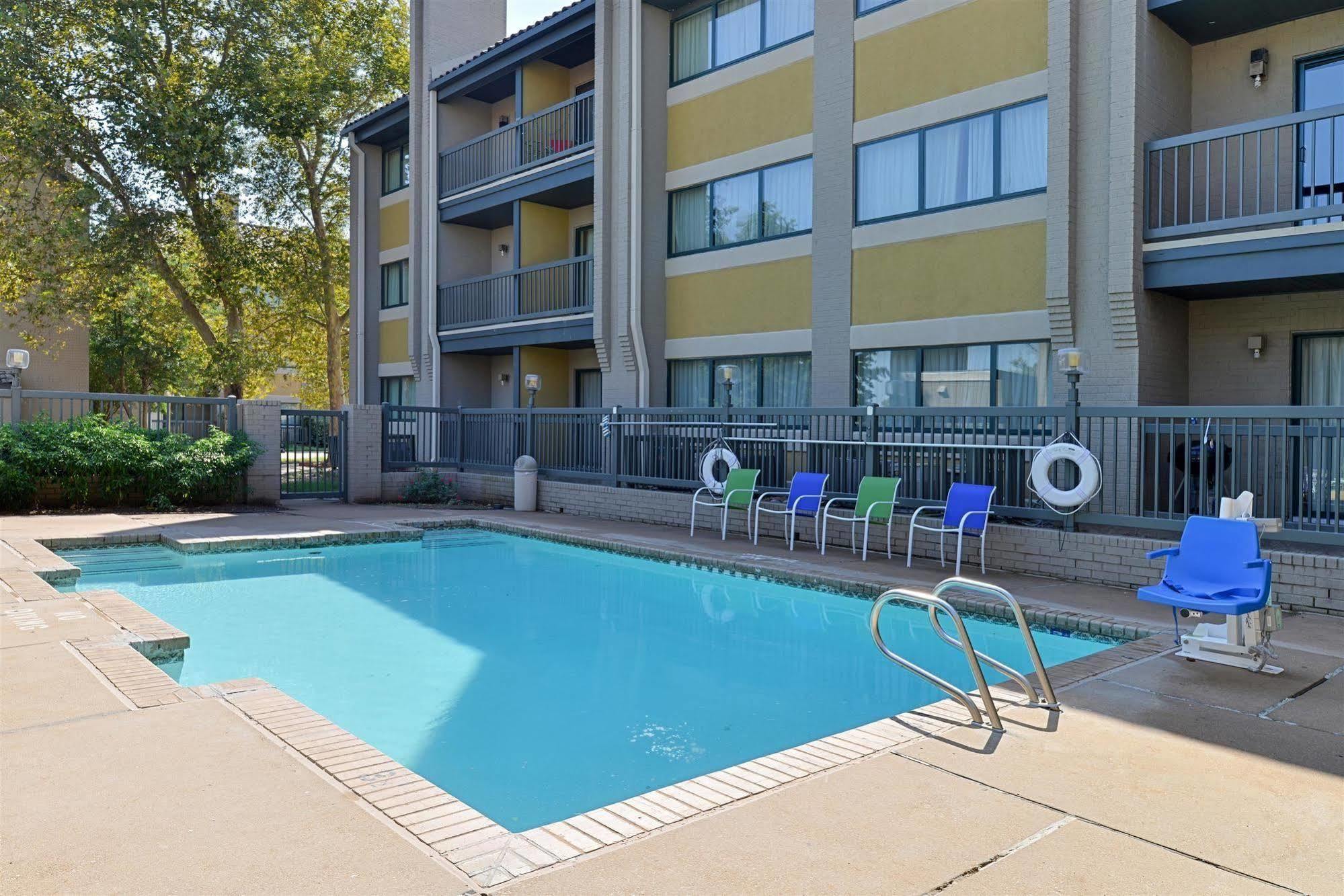 Americas Best Value Inn & Suites Extended Stay - Талса Экстерьер фото